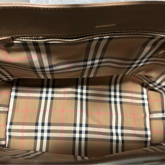 NWT! Burberry Tote Bag - Picture 14 of 16